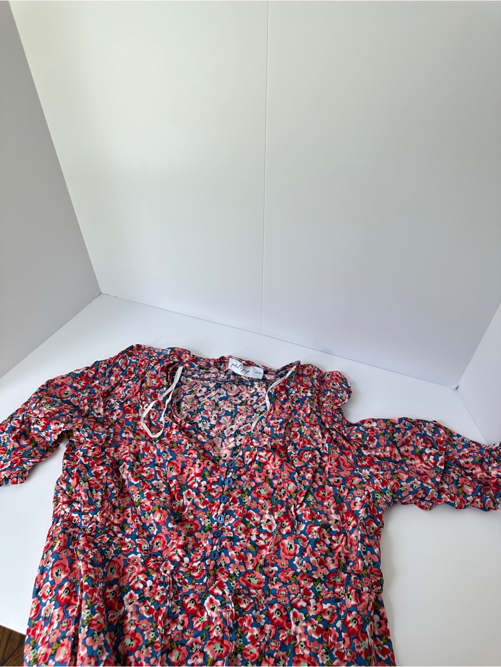 Petal & Pup
Kelda Blue Ditsy Floral Midi Dress